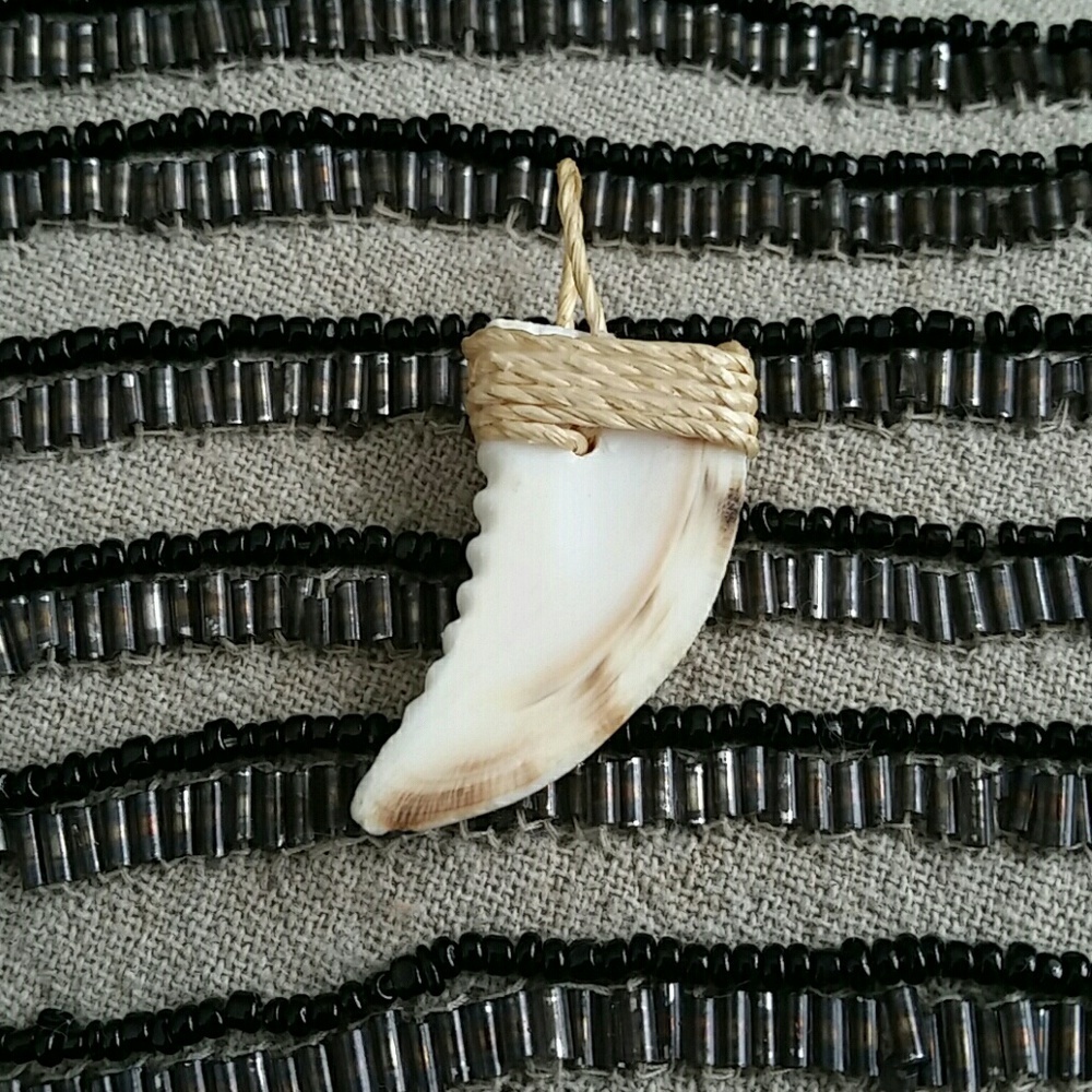 Shell Pendant - Picture 2 of 3